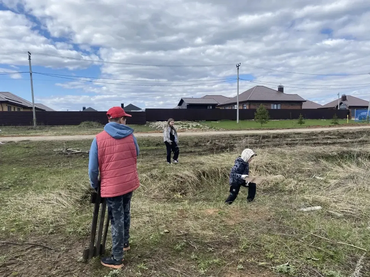 Хранители малой родины🌳  Жители улицы Хирурга Шакурова деревни Азьмушкино ежегодно доказывают, как в