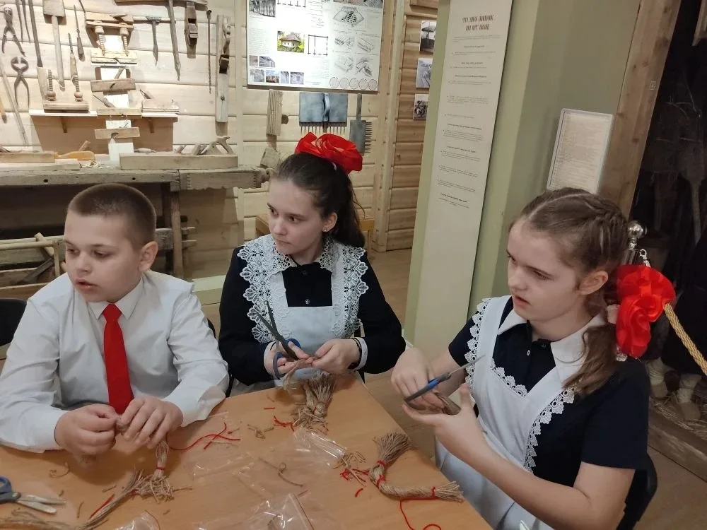 ✨ Сегодня 4В класс побывал в музее  народной культуры! ✨  Старинные предметы быта, красивые национал