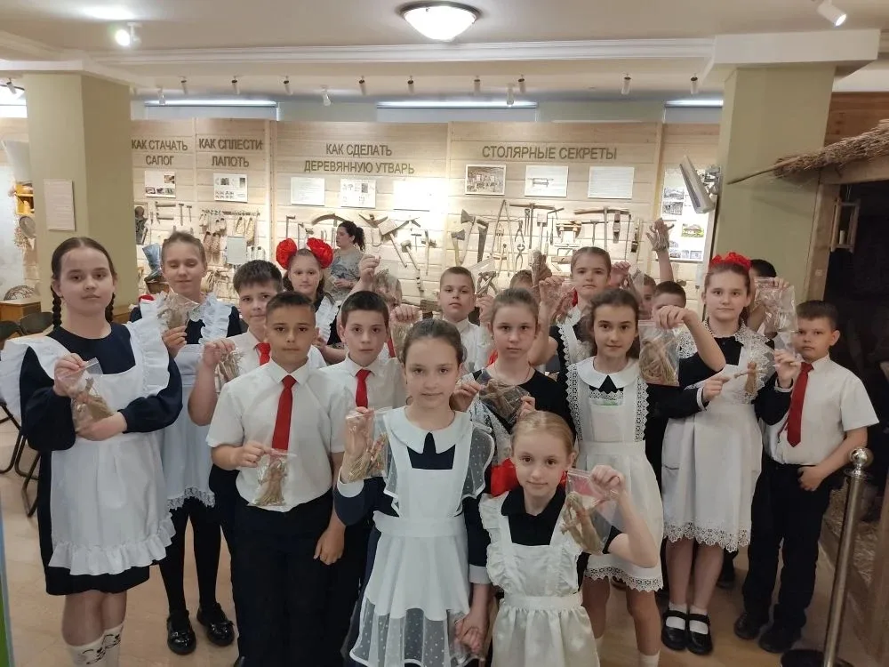 ✨ Сегодня 4В класс побывал в музее  народной культуры! ✨  Старинные предметы быта, красивые национал