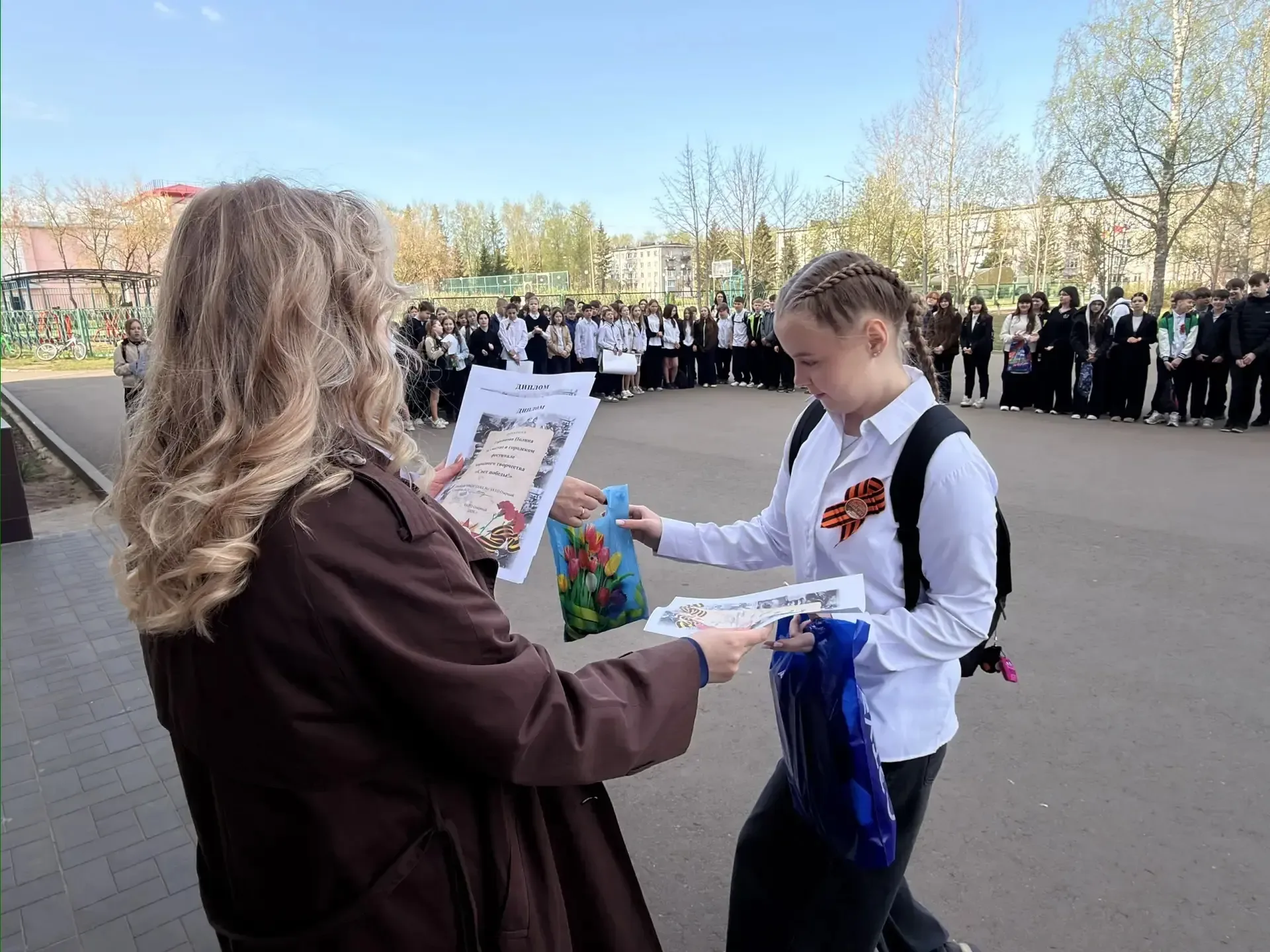 ✨ Сегодня утром царила по‑настоящему торжественная атмосфера — прошла традиционная линейка! ✨  Всё н