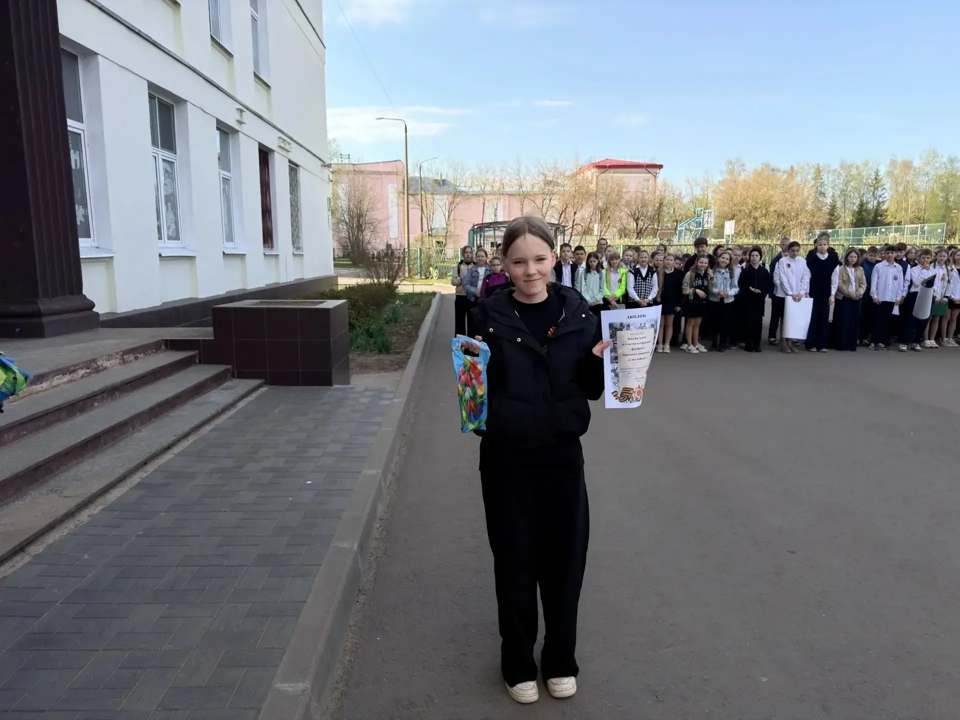 ✨ Сегодня утром царила по‑настоящему торжественная атмосфера — прошла традиционная линейка! ✨  Всё н
