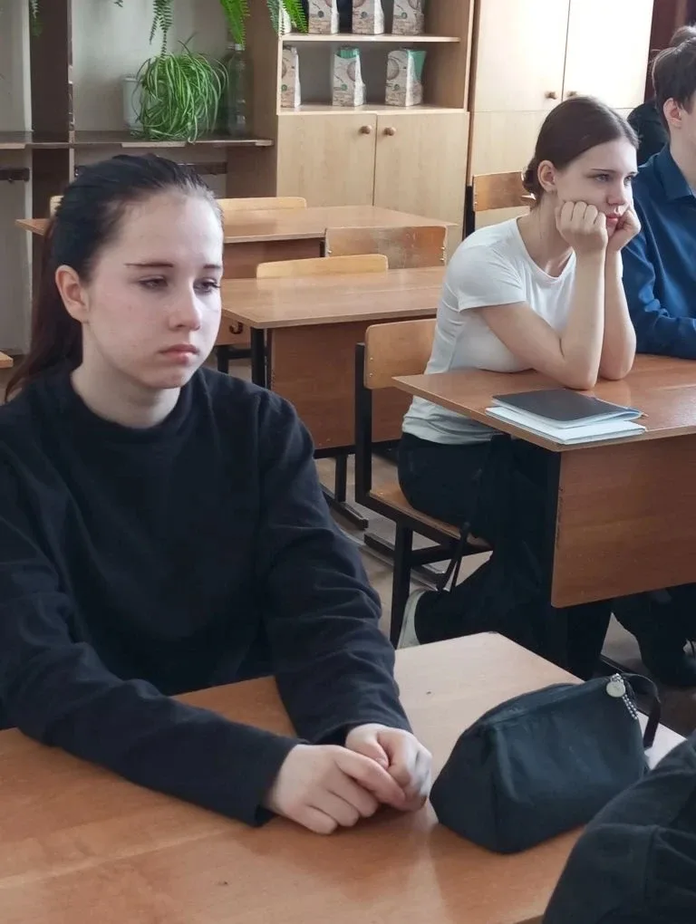Время идёт — и героические, грозные годы Великой Отечественной войны всё дальше отступают в прошлое.