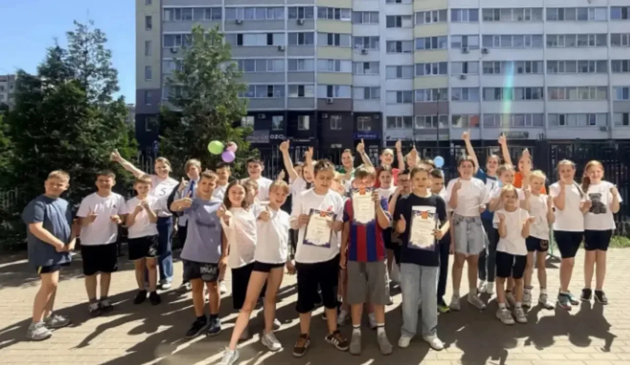 ВСТРЕЧАЕМ ЛЕТО💥  🎓 Студенты Брянского областного колледжа искусств провели яркий праздник лета для у
