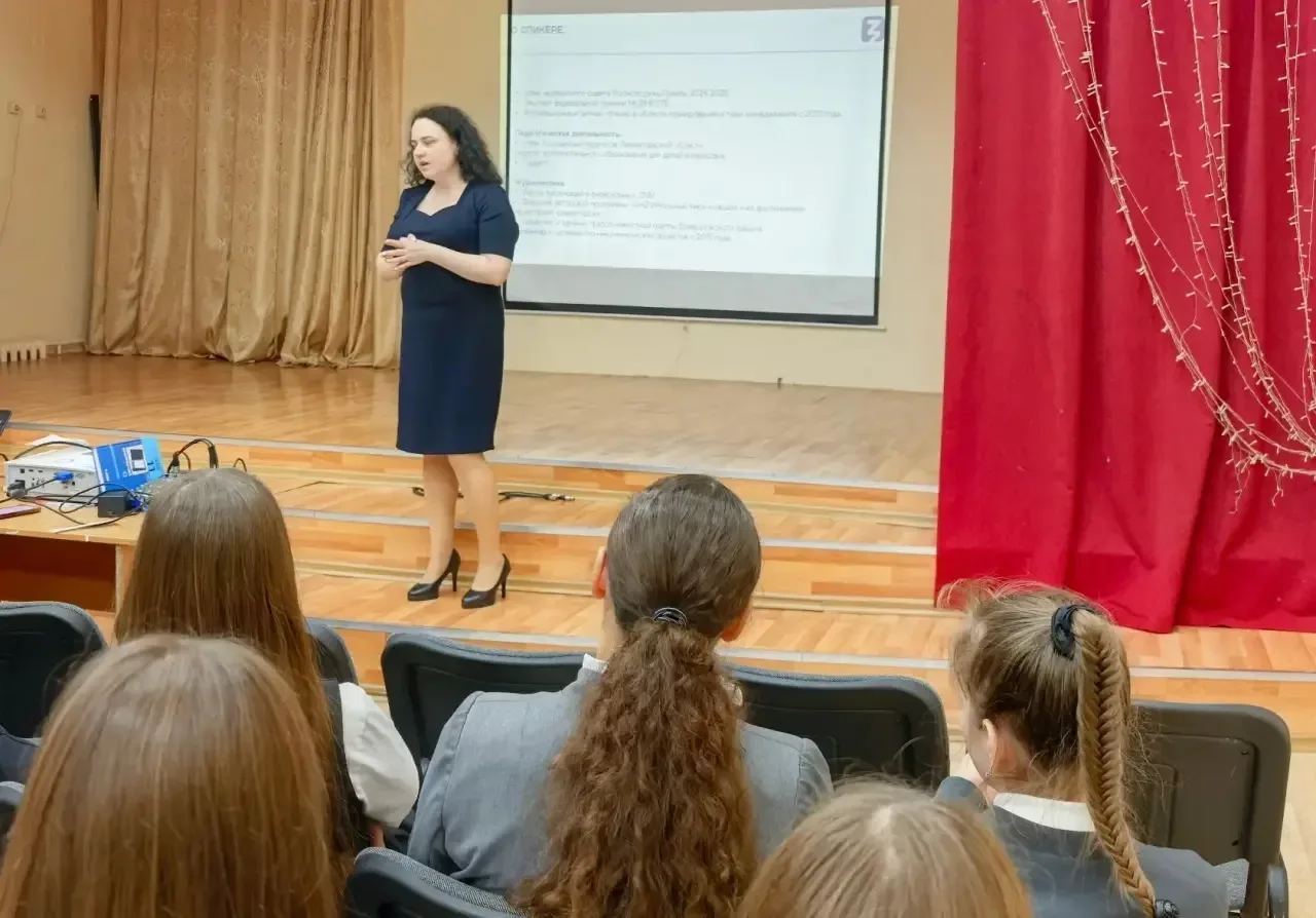 «Разговор о важном»: истории в женских лицах 👩‍🎨🚀  Для учащихся 6-х классов состоялась необычная вст