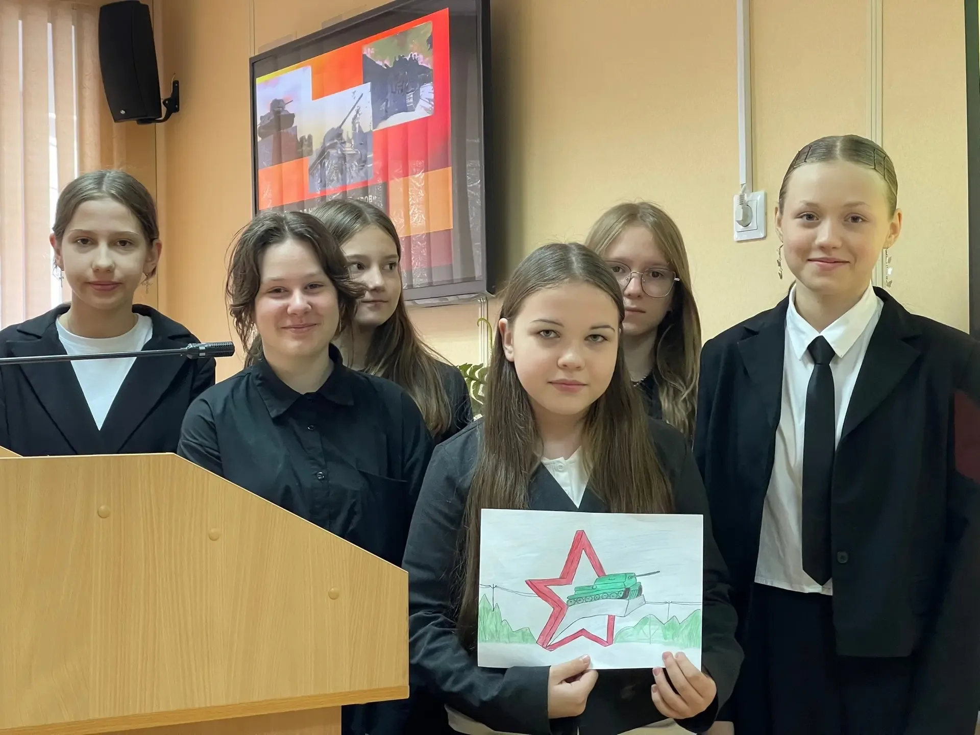 🚀Хранители истории!   Шестиклассники подготовили и рассказали о памятных местах и памятниках города 