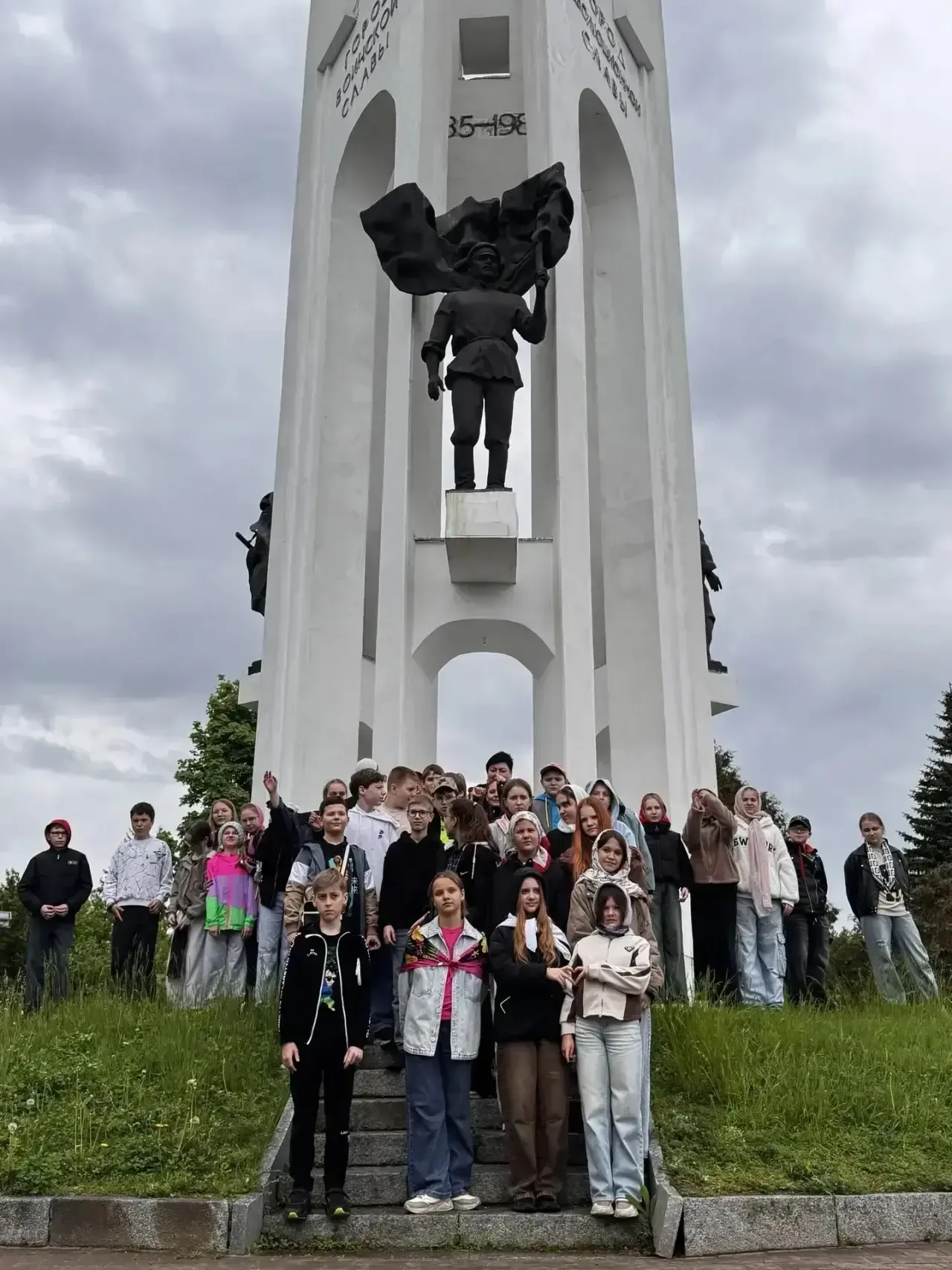 Брянск-город с богатой историей и разнообразными достопримечательностями. Сегодня ученики 5- х класс