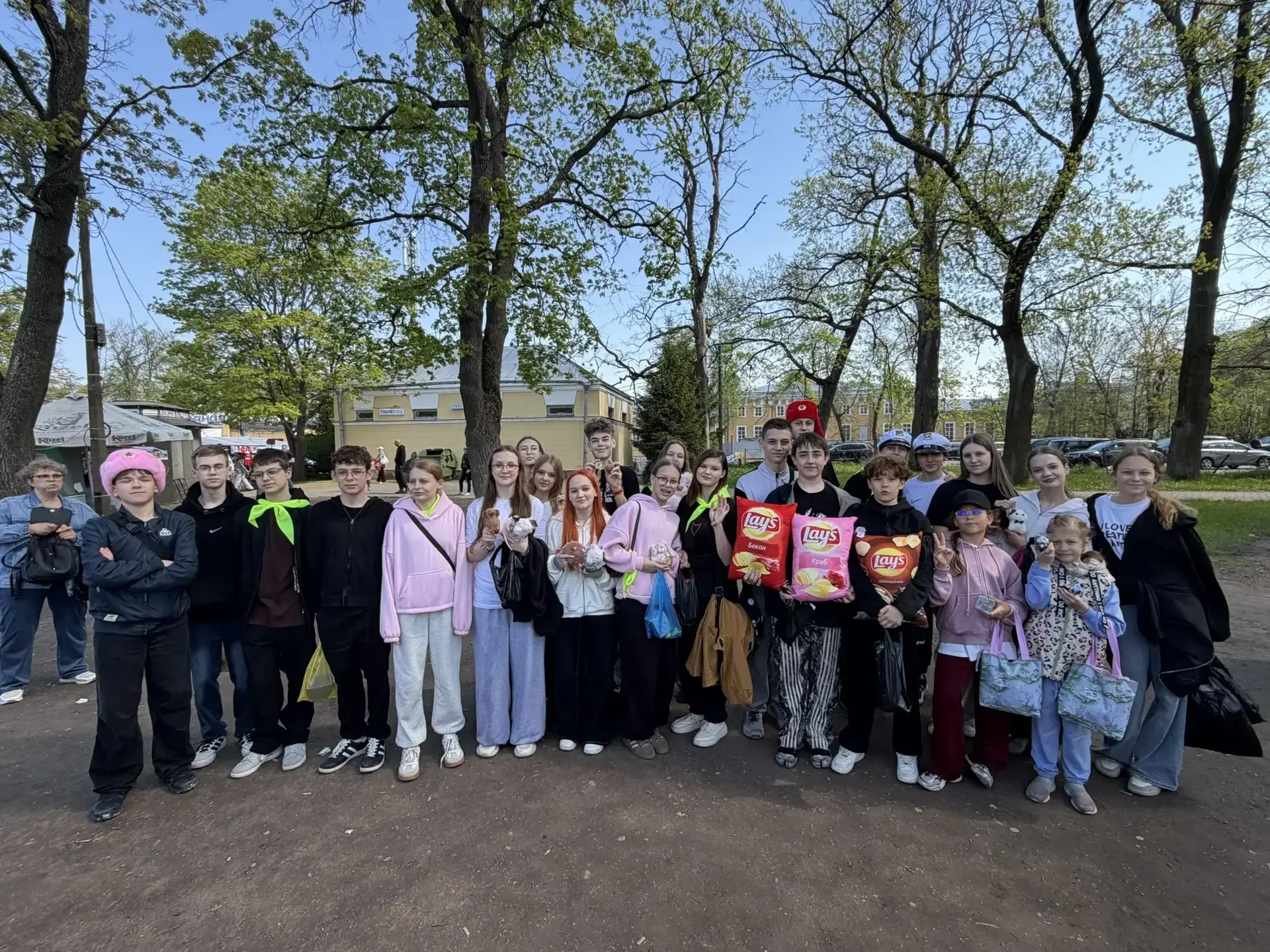 7Б покорил Петербург! 🔥  Три дня— море впечатлений:  🔹 Петергоф — фонтаны и водные шоу 🔹 Ночные мост