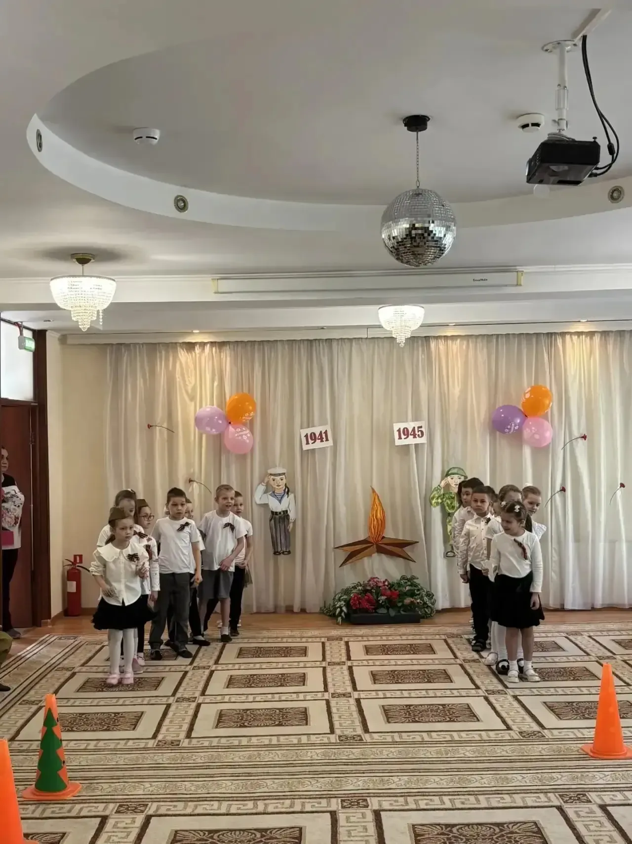🎖️ МАЛЫШИ, КОТОРЫЕ ПОМНЯТ 🎖️ Детский садик «Чудо-Град» доказывает: память о Победе живёт не только в