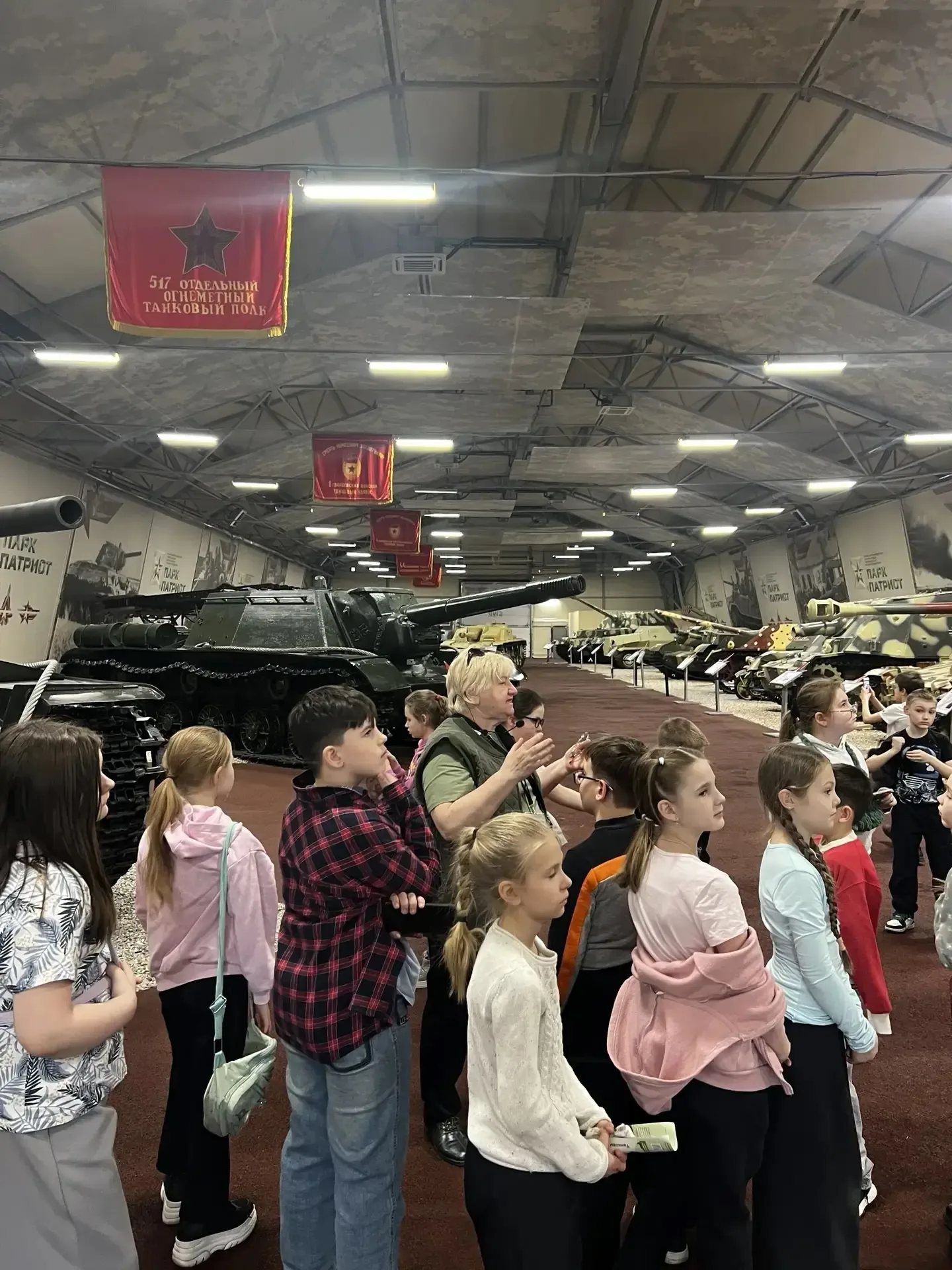🎖️ ПАРТИЗАНСКИЕ ТРОПЫ И СТАЛЬНЫЕ ГИГАНТЫ: 3Н В ПАРКЕ ПАТРИОТ 🎖️ Представьте: стоишь рядом с настоящи
