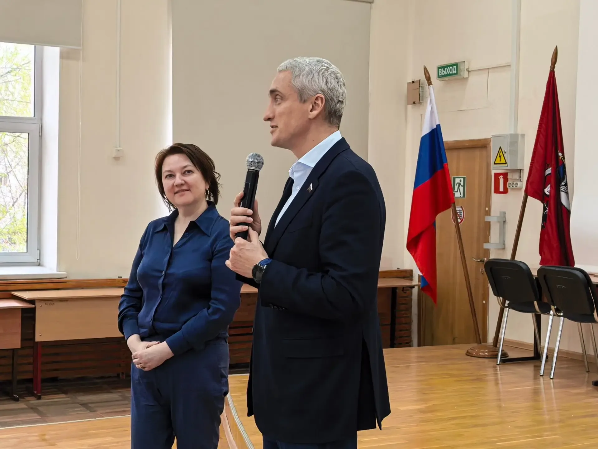 🔬 «ВРАЧ — НЕ ПРОФЕССИЯ, А ПРИЗВАНИЕ»: ГОСТЬ ИЗ ГОСДУМЫ ЛИЧНО ПООБЩАЛСЯ С НАШИМИ МЕДИКАМИ  Вчера в «С