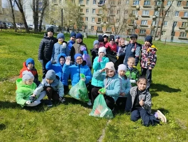 МАОУ СОШ №2 г. Балаково: весна стала ещё зеленее — школа присоединилась к субботнику «Зелёная Весна‑