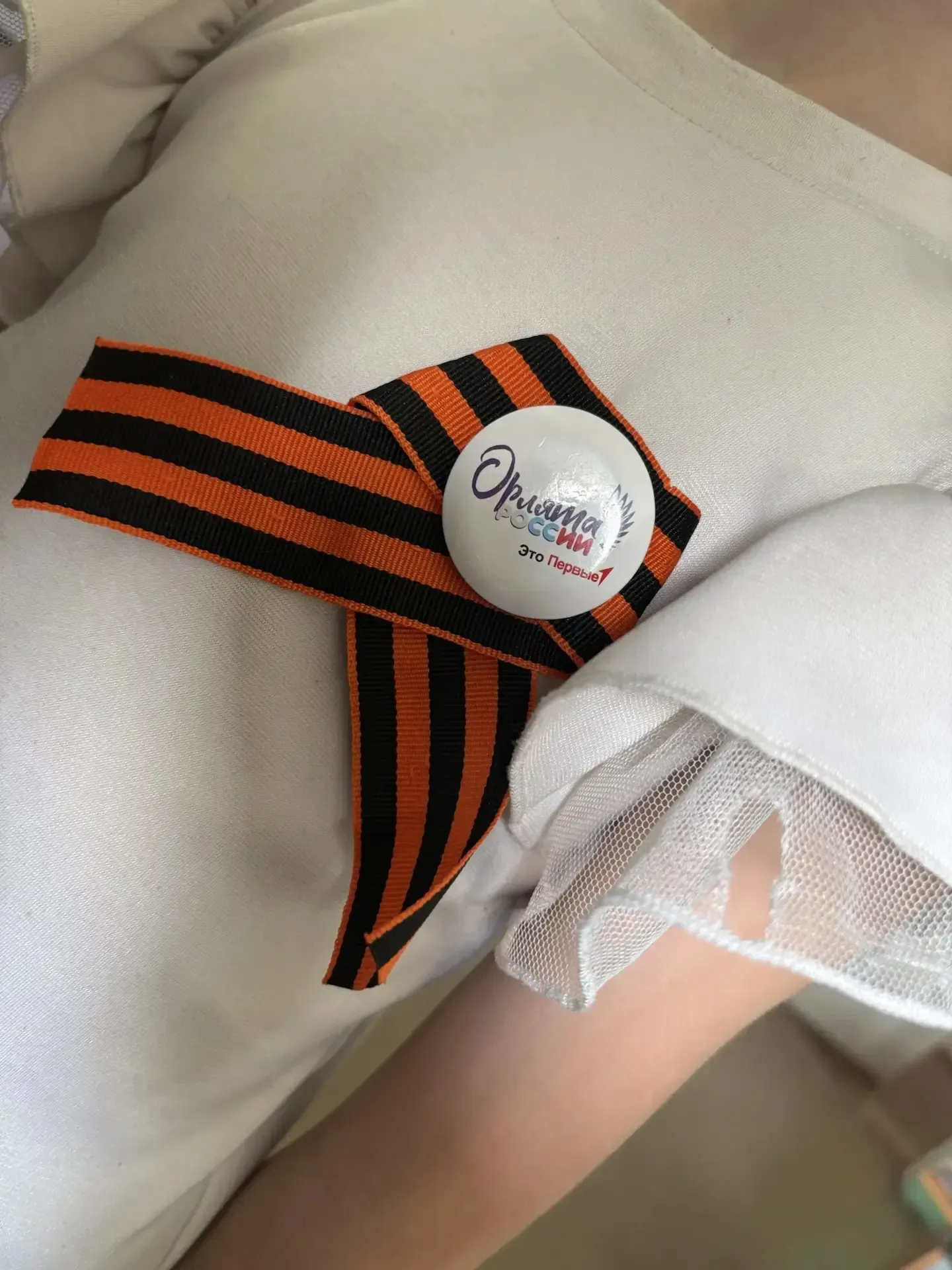 В нашей школе прошла акция «Георгиевская ленточка» 🧡🖤  В преддверии 9 Мая наши ученики и педагоги вс