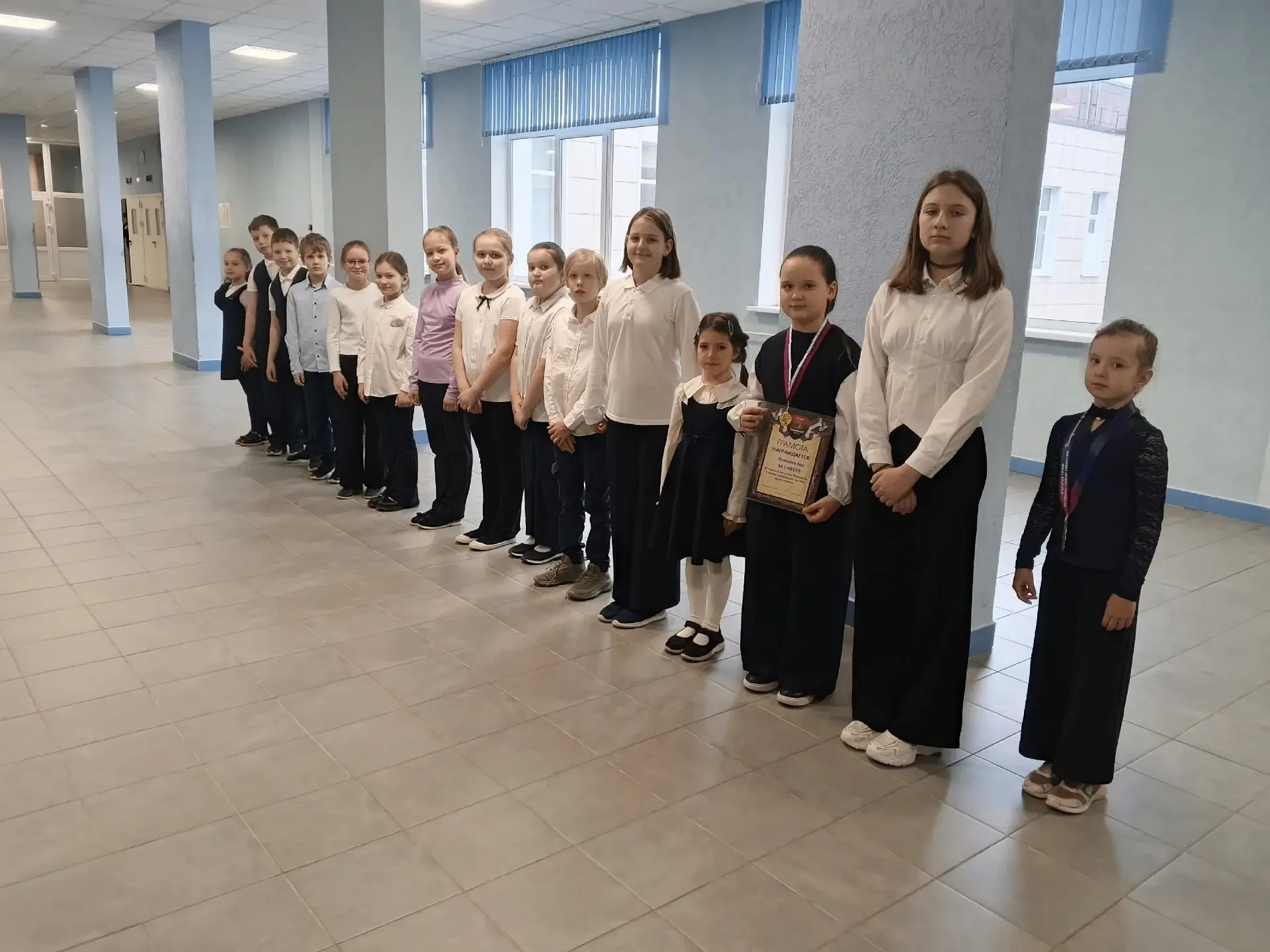 ✅ЛИНЕЙКА ЦО 42  Утро понедельника 27 апреля для 1-11 классов началось с линейки, на которой был подн