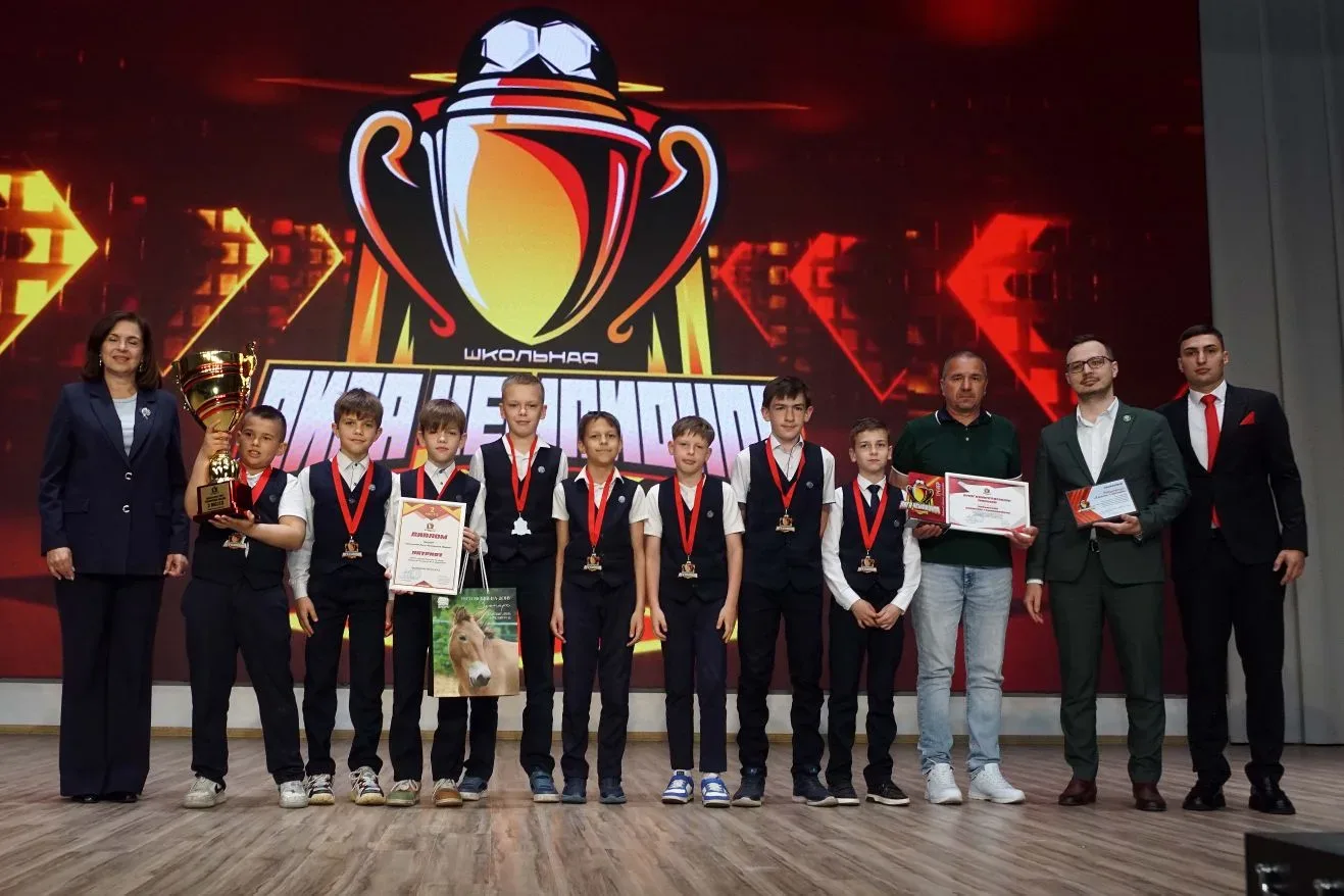 🏆 Футбольная команда «Патриот-115» — в числе лучших «Школьной Лиги Чемпионов Медиа»!  🎉 19 мая на ба