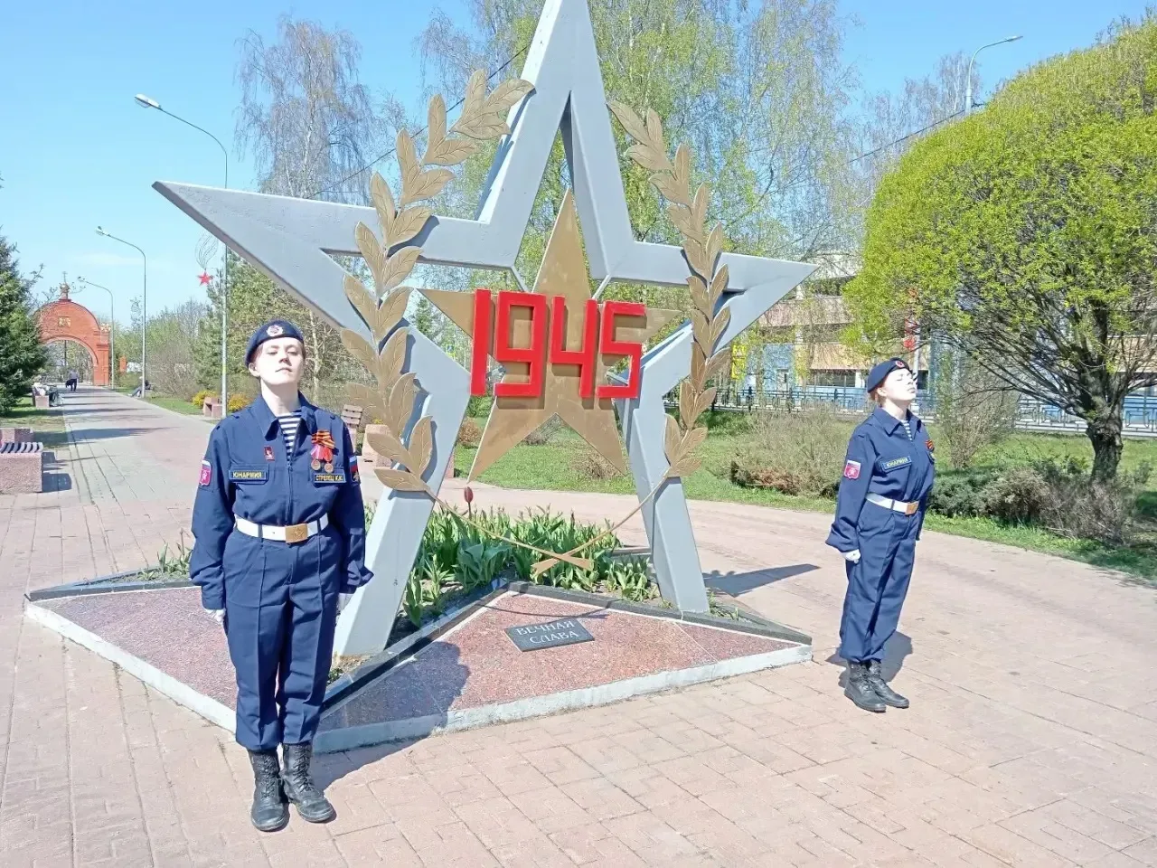 Застывшие в камне, живые в сердцах: Вахта Памяти   В самом сердце Домодедова, на Аллее 60-летия Побе