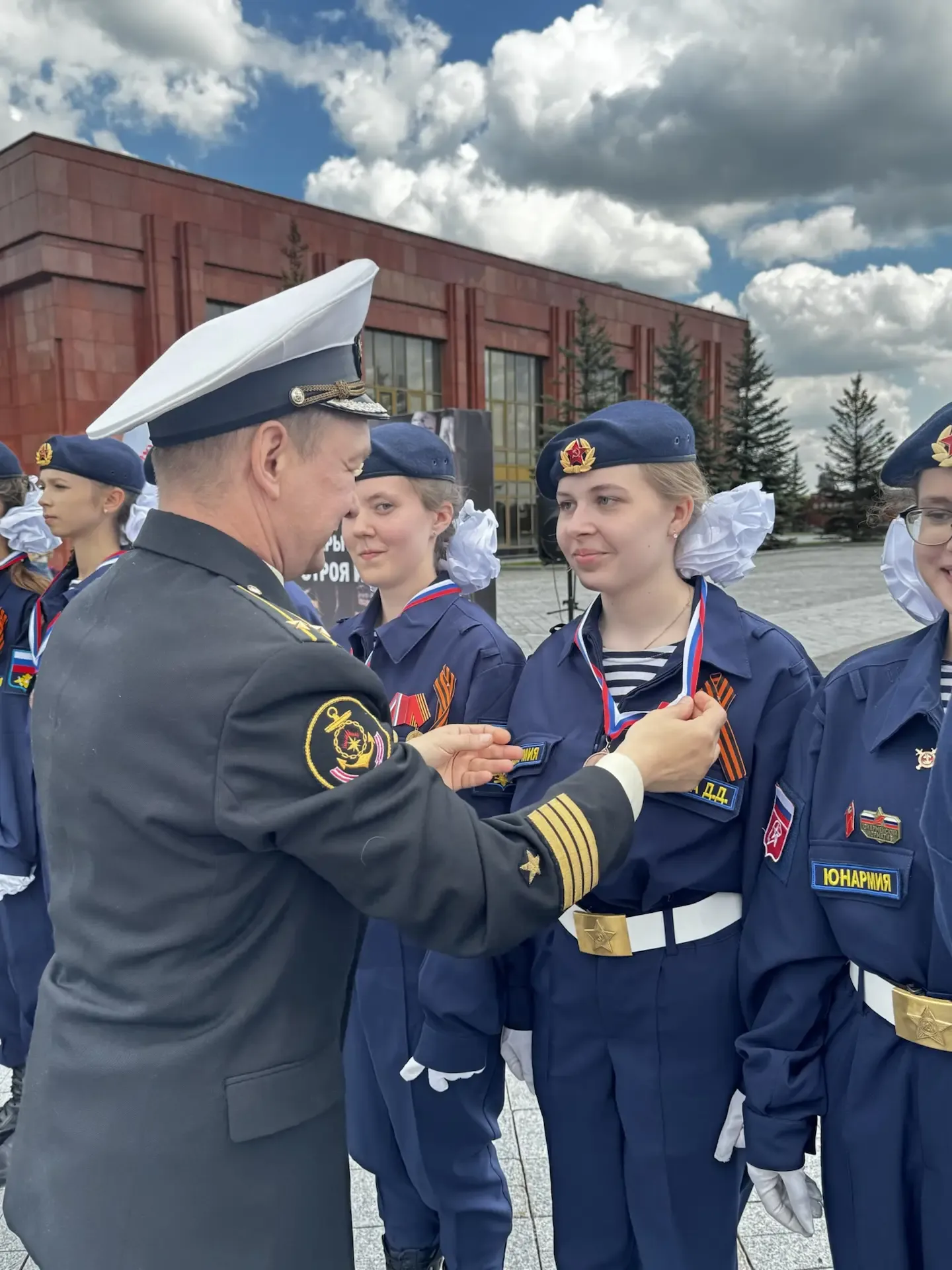 Юнармейцы Домодедовской школы №1 взяли бронзу на престижном смотре строя и песни   16 мая 2026 года 