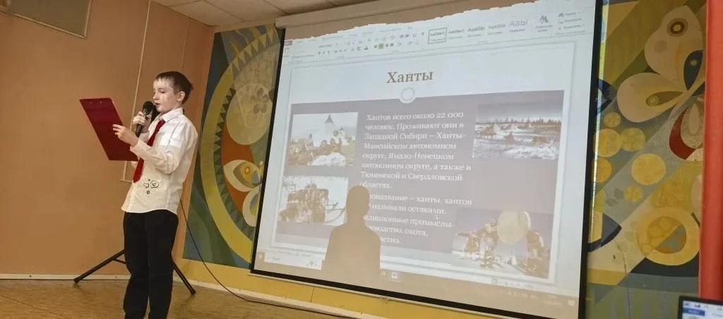 🇷🇺«Калейдоскоп народностей»: как это было!  Ровно месяц назад, 13 апреля, на торжественных линейках 