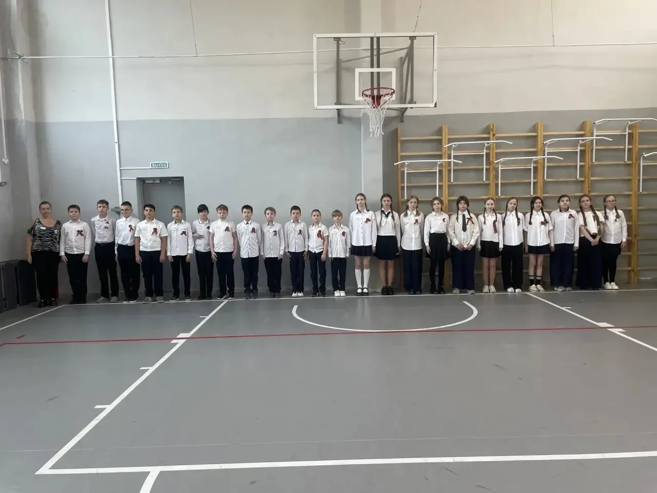 🎖️8 мая в нашей школе прошел конкурс-смотр «Строя и песни» в рамках празднования Дня Победы.   Это м