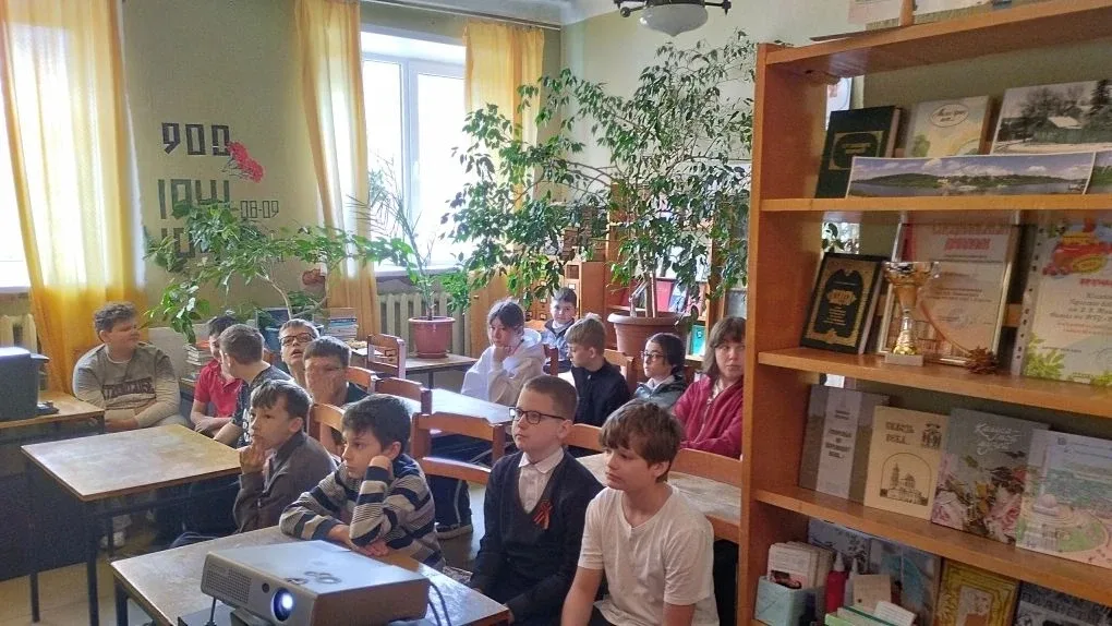 "Животные и война": Урок памяти в библиотеке им. В. В. Маяковского  Пятиклассники узнали о вкладе жи
