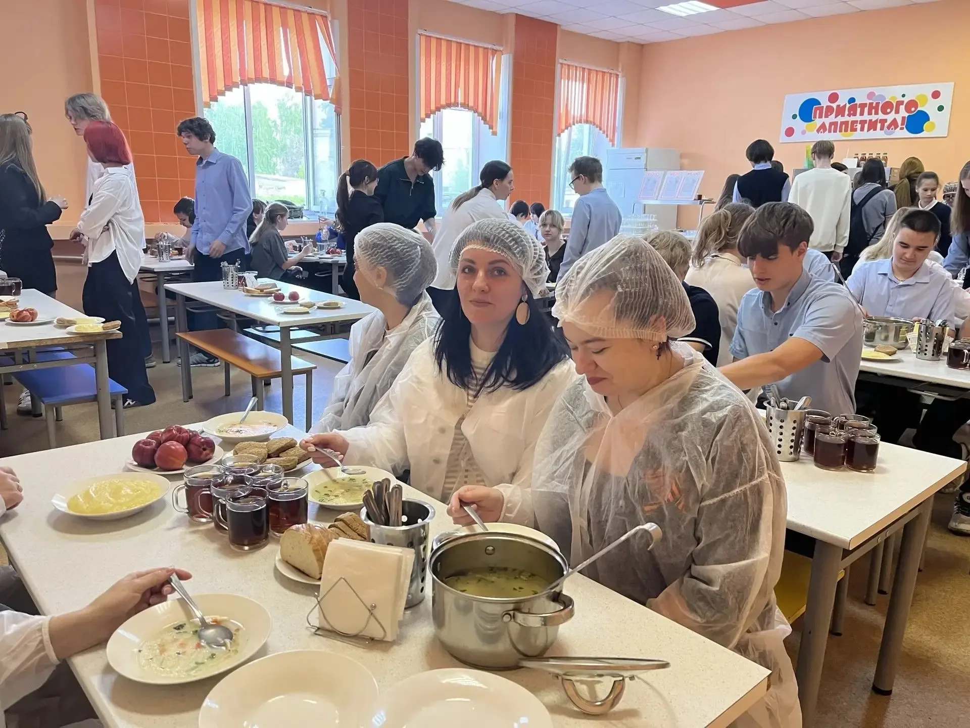 13 мая в нашей школе прошёл последний в этом учебном году родительский контроль горячего питания. В 
