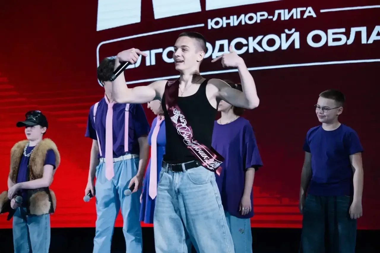 🤩Майские праздники прошли весело и продуктивно! 🎉  🎈2 мая школьная команда КВН «Почти Учёные» выступ