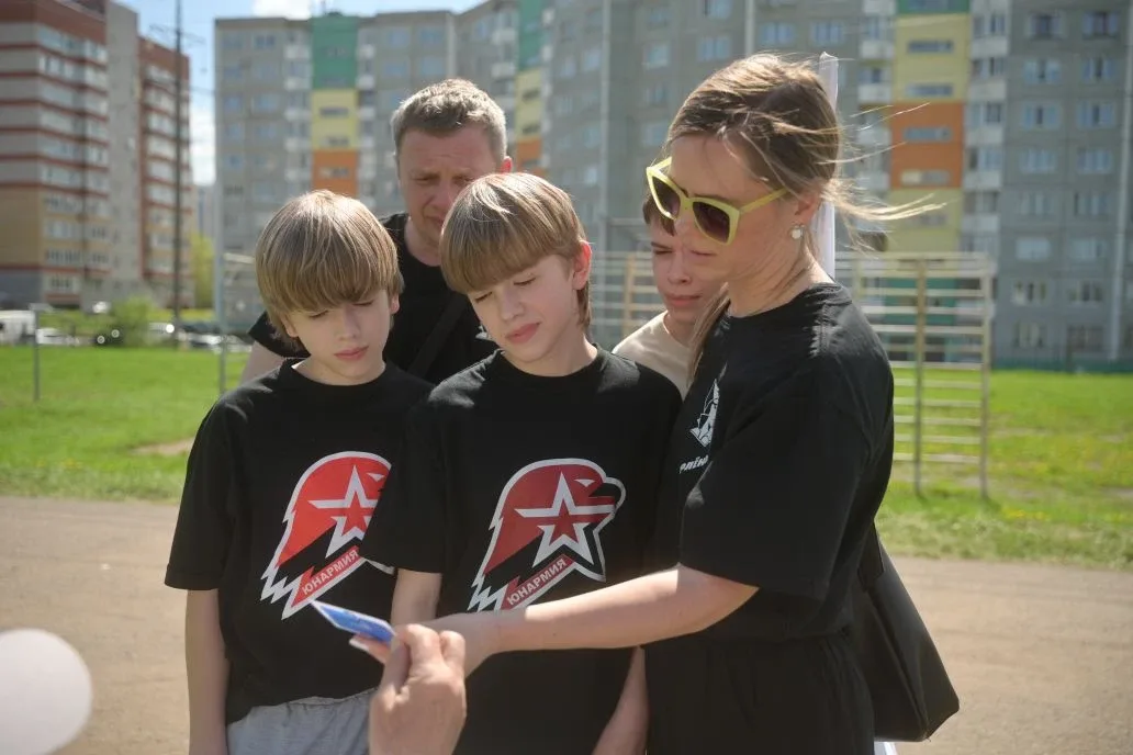 🏆 Один за всех и все за одного! И это про семью Ляпуновых!  В субботу на конкурсе «Семейная зарница»