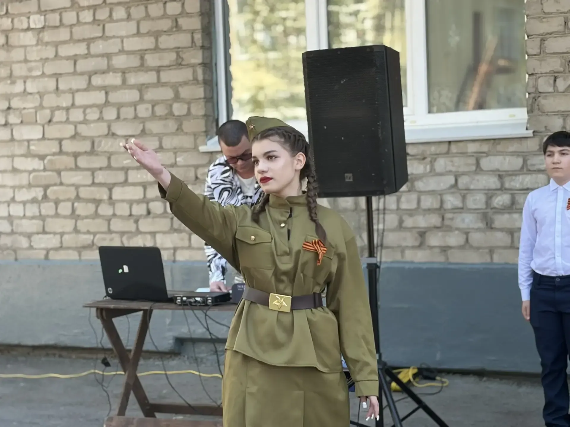 🎖 Вчера у мемориальной доски нашего земляка, Якова Васильевича Богатырёва, лицеисты Шестого провели 