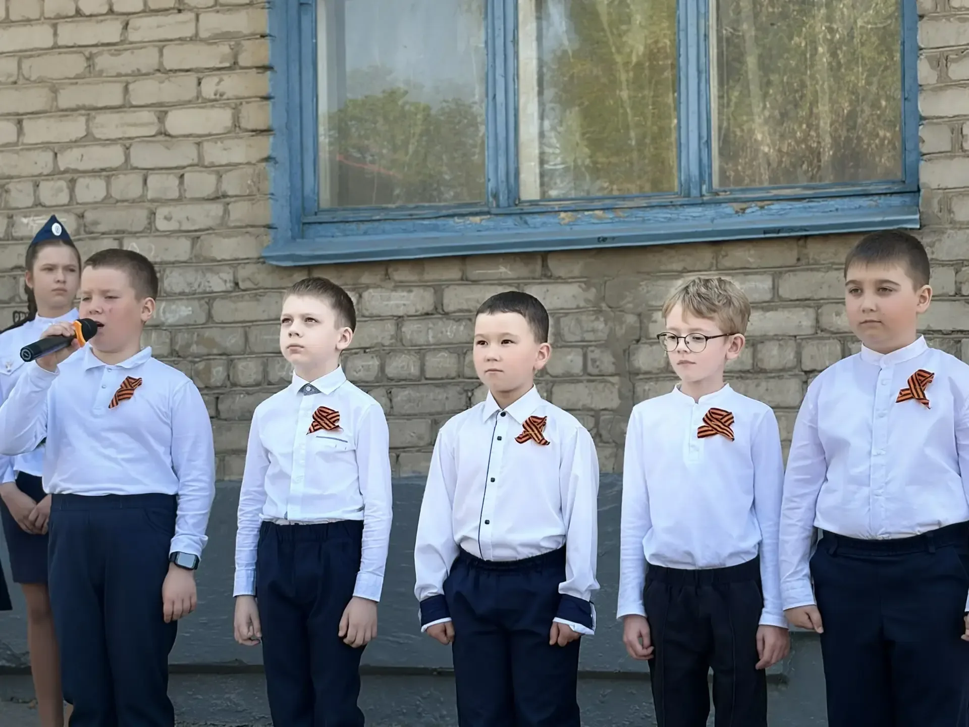 🎖 Вчера у мемориальной доски нашего земляка, Якова Васильевича Богатырёва, лицеисты Шестого провели 
