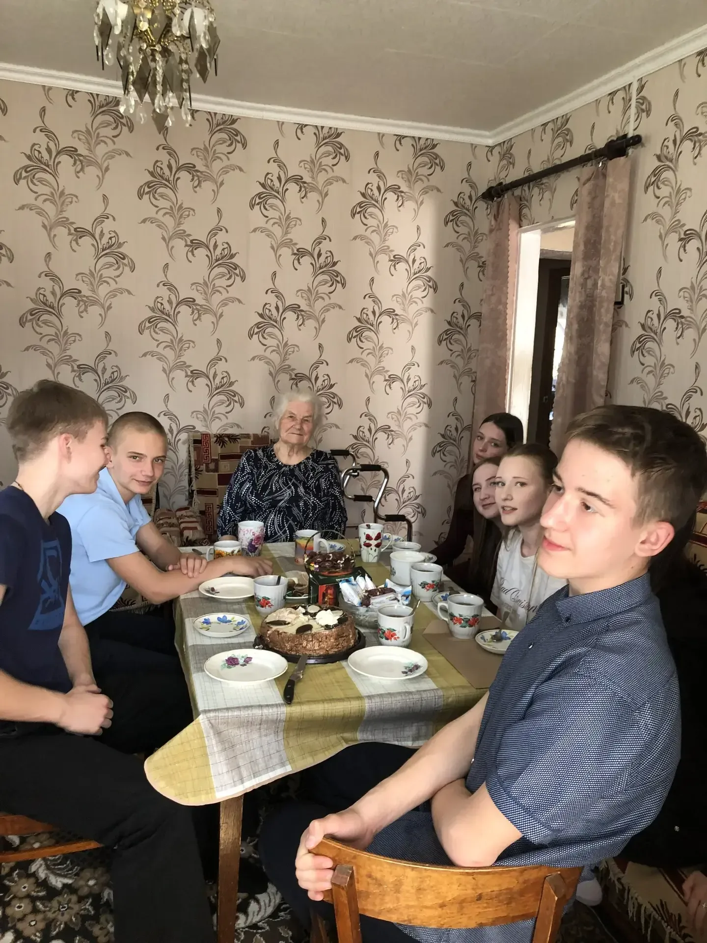 Секреты Победы: встреча с Любовью Павловной Кузнецовой   💬 Ребята из 7А класса Шестого отправились в