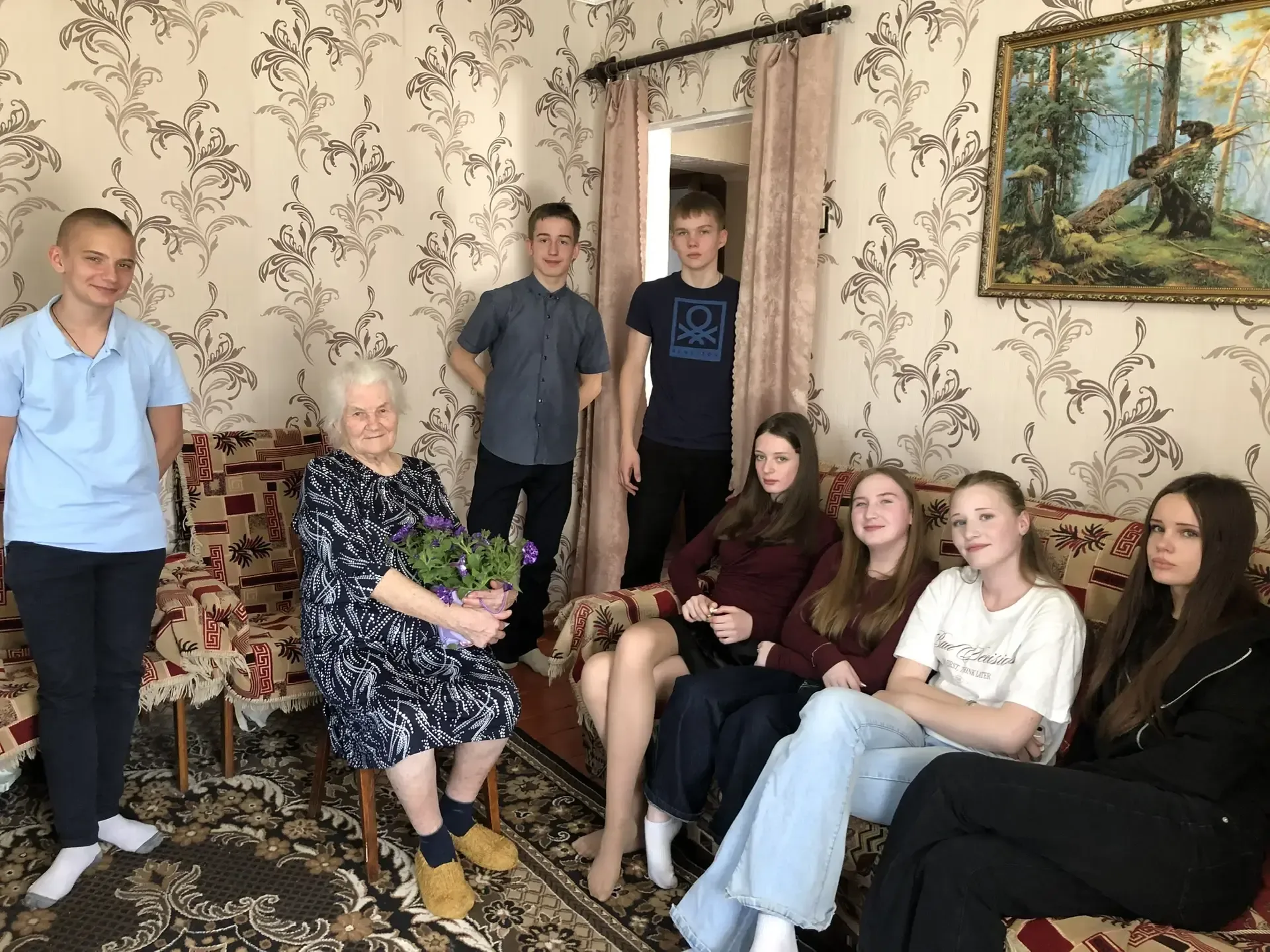 Секреты Победы: встреча с Любовью Павловной Кузнецовой   💬 Ребята из 7А класса Шестого отправились в