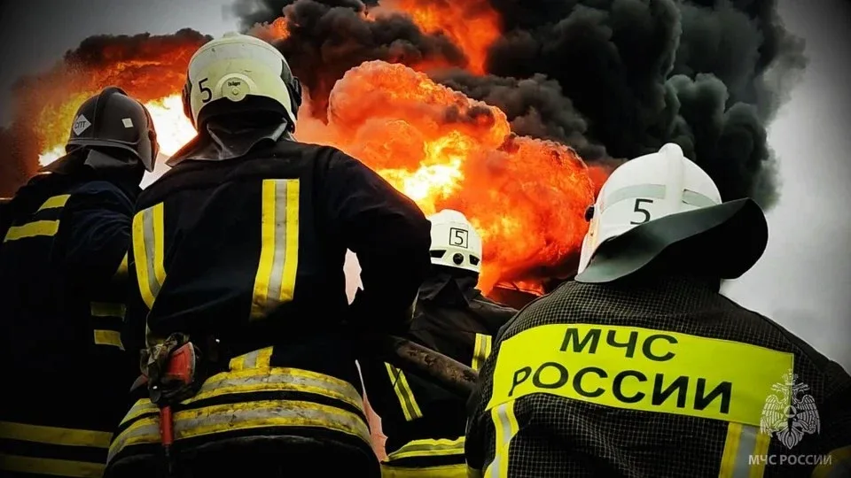 🔥 Шесть пожаров ликвидировали в ЛНР за сутки  Пострадавших в результате возгораний нет.  Инженерно-с