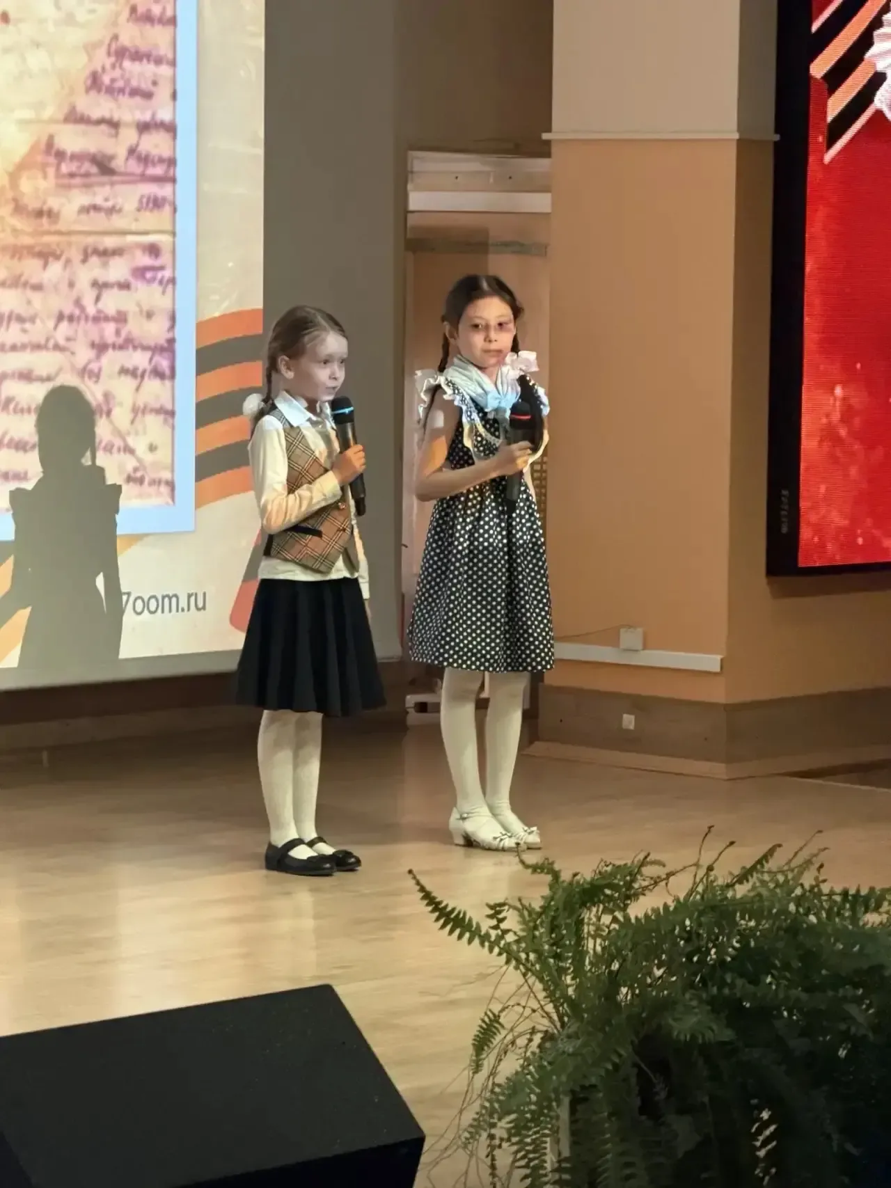 Праздничный концерт ко Дню Победы 🏵️  🎊 Праздничный концерт ко Дню Победы в МАОУ СОШ №6 г. Южно-Саха