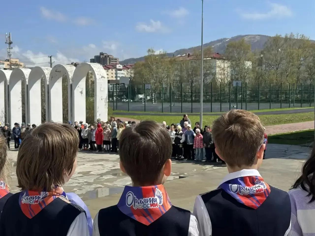 🪽Орлята расправляют крылья   🫡В честь этого важного события для начальной школы прошли торжественные