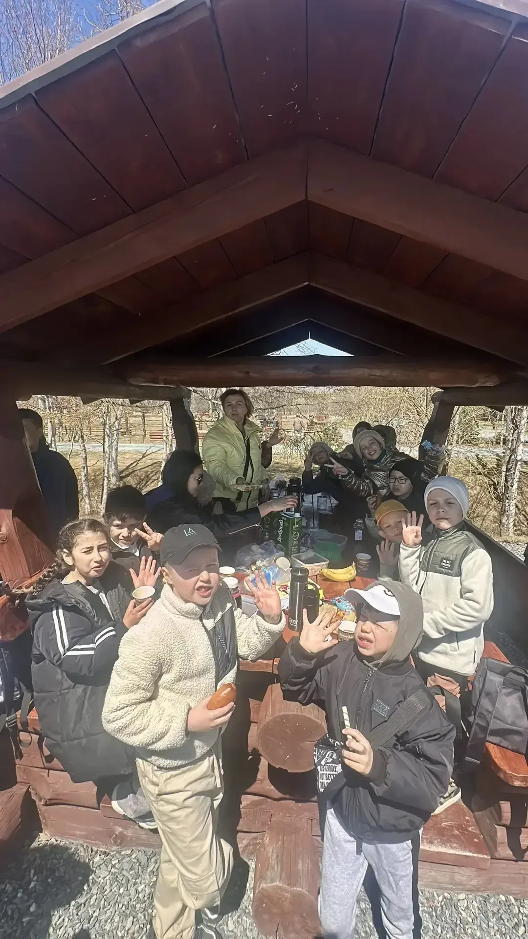🌱Первомай для учеников 1Б класса выдался по-настоящему весенним и радостным. Ребята отправились в на