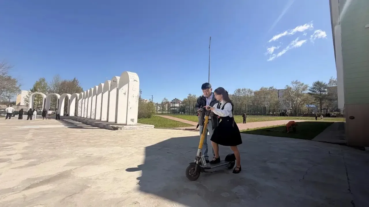 👮‍♀️Госавтоинспекция Южно-Сахалинска продолжает проводить профилактические мероприятия в образовател