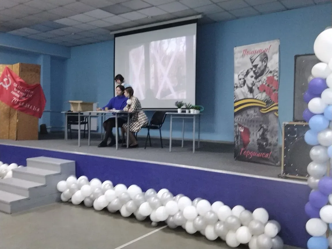 5 мая в актовом зале прошли первые выступления школьного театра  "Театр на английском языке". Ребята