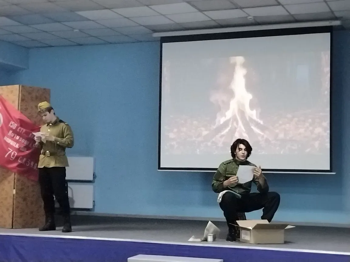 5 мая в актовом зале прошли первые выступления школьного театра  "Театр на английском языке". Ребята