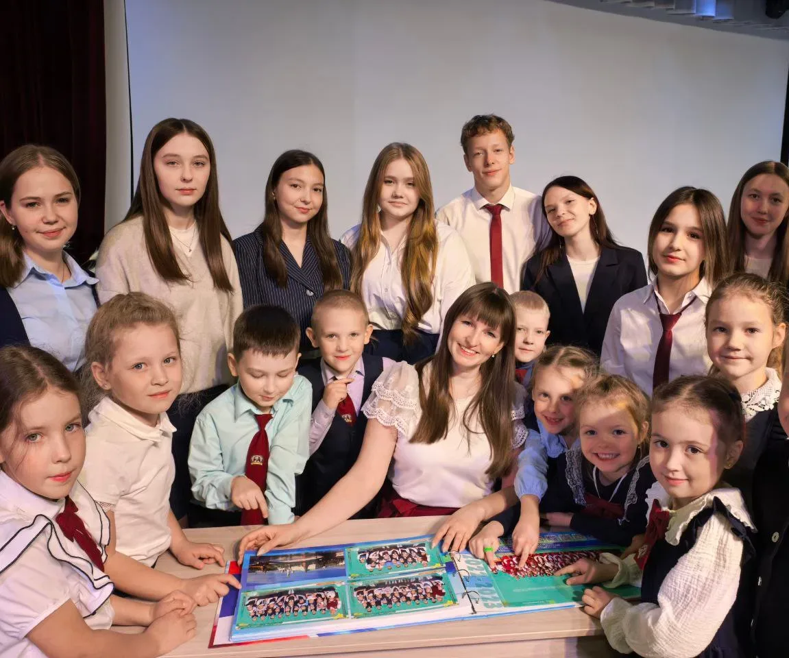 Один день из жизни советника: взгляд учеников и президента школы  Для нас, учеников, советник директ