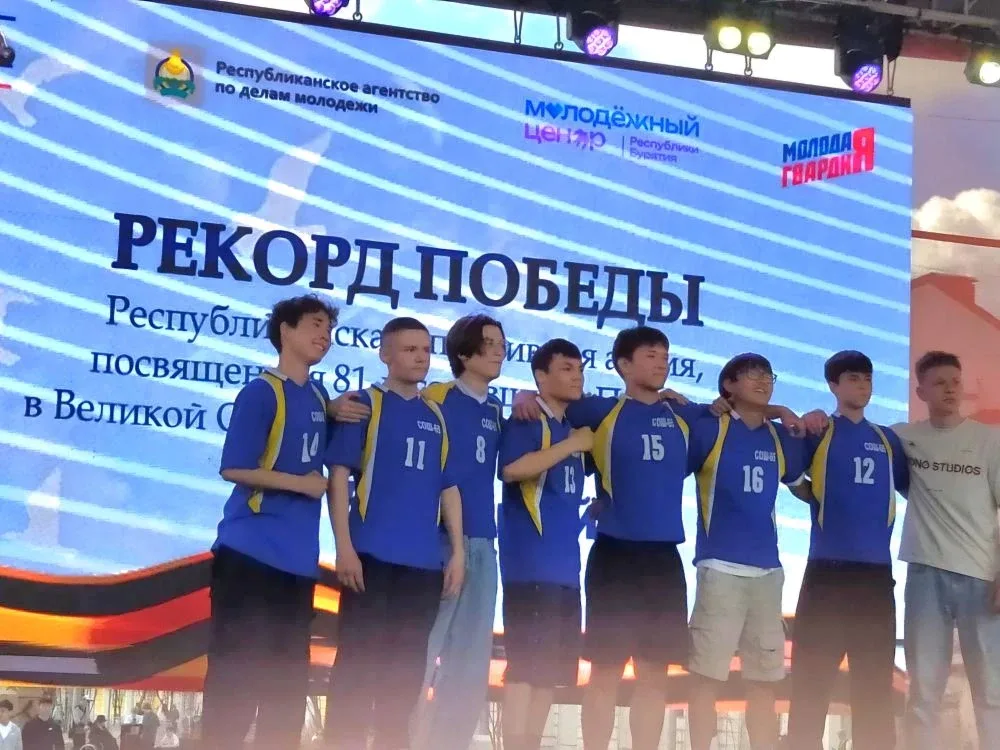 💪 Кто сказал, что отжиматься сложно? Ученики 9-10-х классов школы 65 доказали обратное на Республика