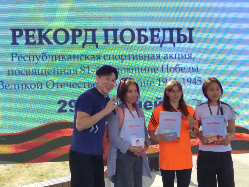 💪 Кто сказал, что отжиматься сложно? Ученики 9-10-х классов школы 65 доказали обратное на Республика