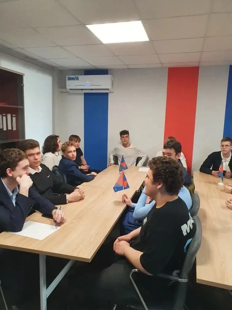 💼 ПРОФОРИЕНТАЦИЯ   📌 12 мая 2026 года ученики 8 «б» класса вместе с классным руководителем Логиновой