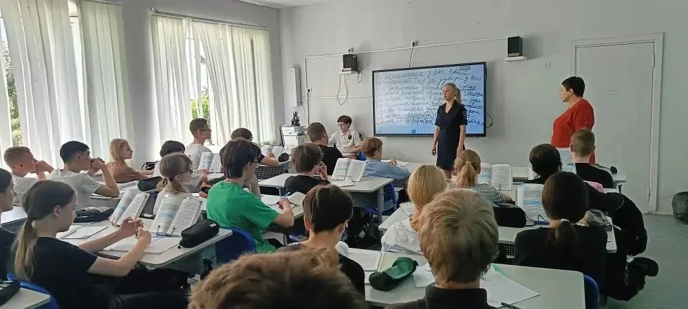День правовых знаний: мошенничество, дропперство и безопасные каникулы 👮‍♀️📚  🚨 «ЗНАЙ, ЧТОБЫ НЕ ПОСТ