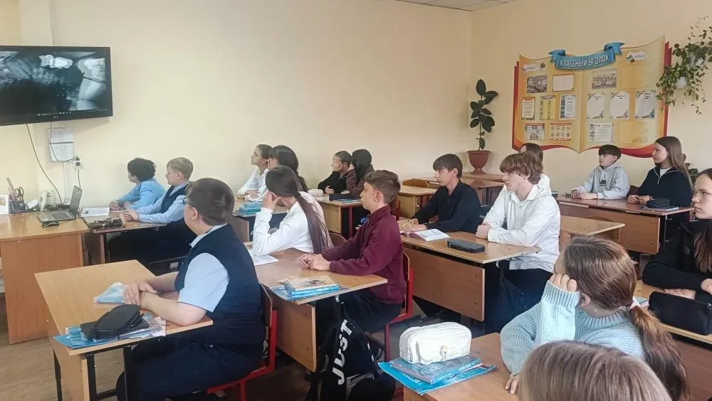 Наша школа стала участницей проекта «Улица Победы»! На протяжении недели учащиеся смотрели и обсужда
