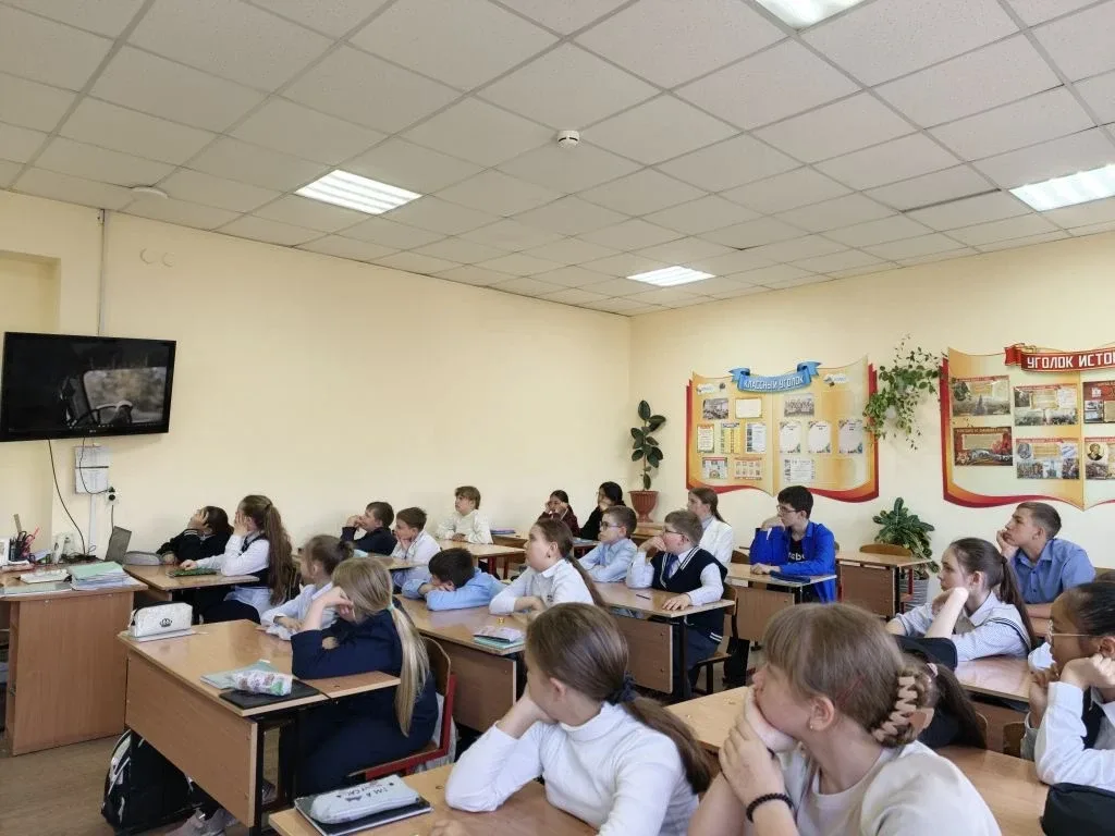 Наша школа стала участницей проекта «Улица Победы»! На протяжении недели учащиеся смотрели и обсужда
