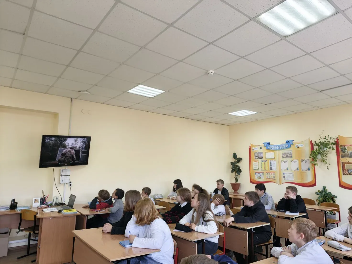 Наша школа стала участницей проекта «Улица Победы»! На протяжении недели учащиеся смотрели и обсужда