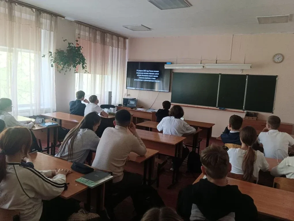 Наша школа стала участницей проекта «Улица Победы»! На протяжении недели учащиеся смотрели и обсужда