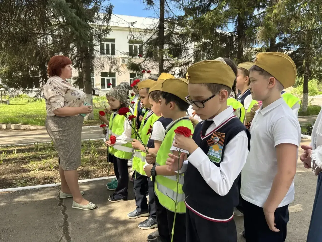 🕯️🎉 Акция «Георгиевская лента» в честь Дня Победы 🎉🕯️ Эстафета памяти🎗 В преддверии 81-й годовщины П