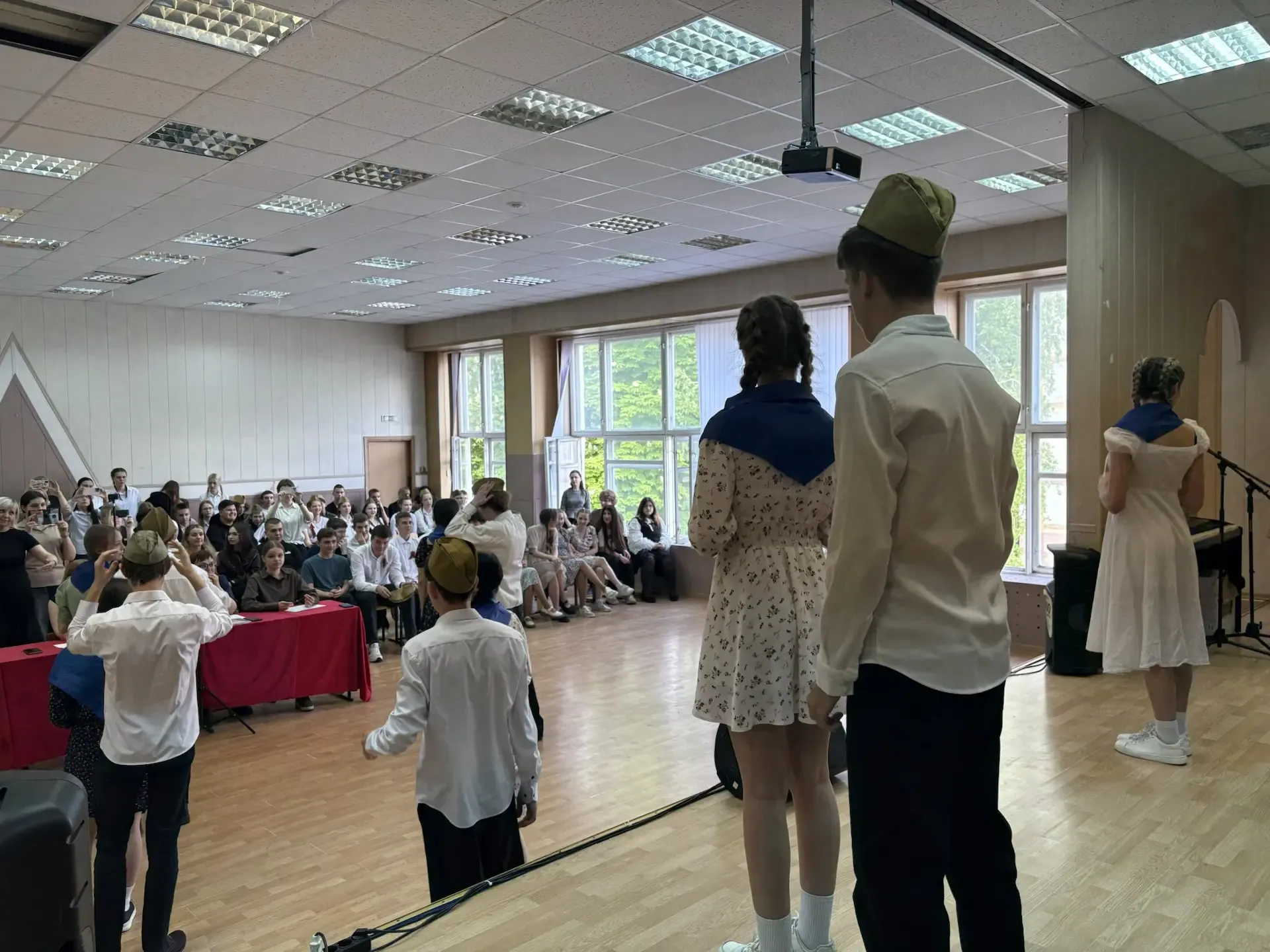 ✨ 15 мая в нашей школе прошёл танцевальный флешмоб «Память хранит имена» ✨  Это было не просто высту