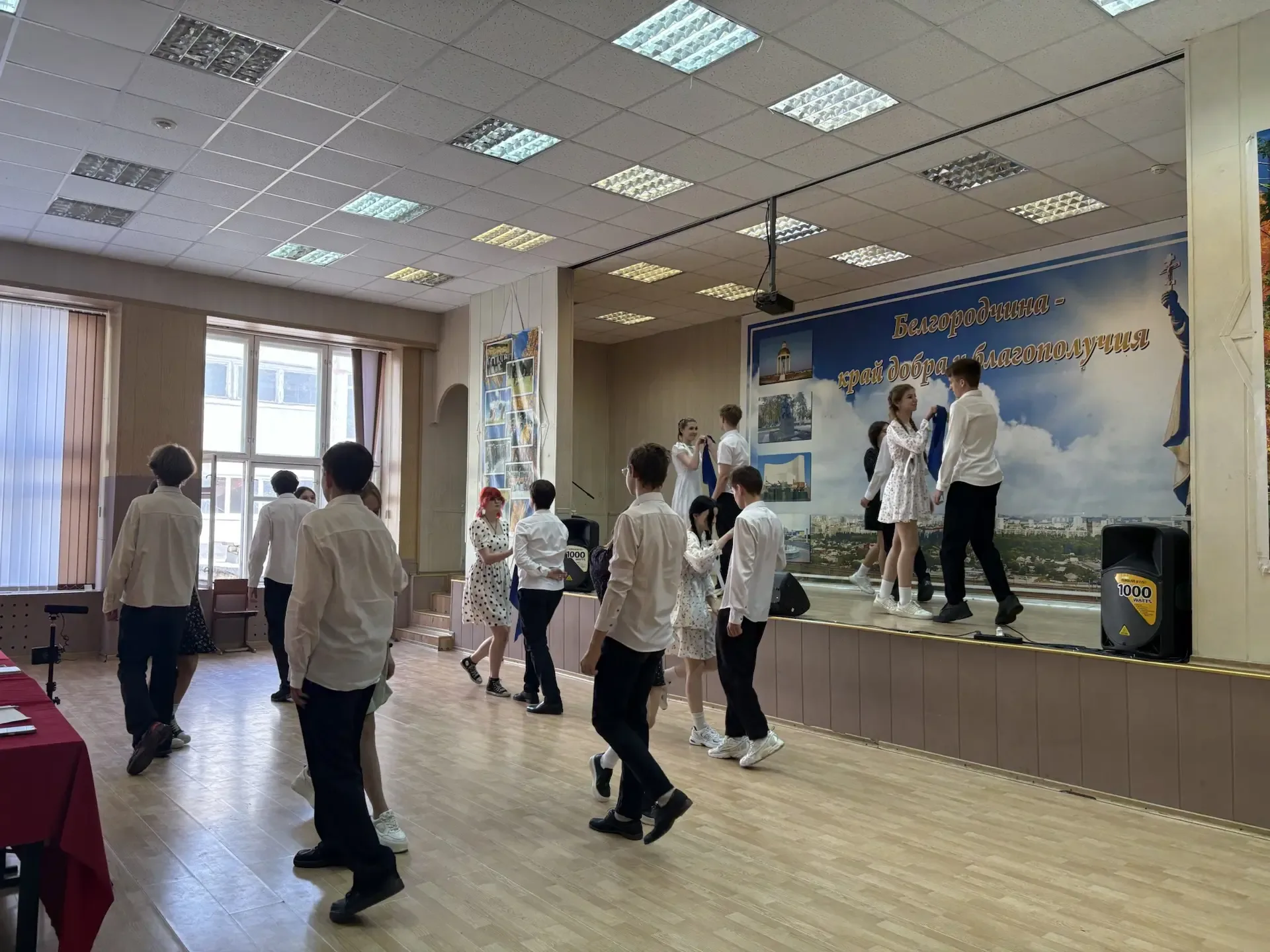 ✨ 15 мая в нашей школе прошёл танцевальный флешмоб «Память хранит имена» ✨  Это было не просто высту