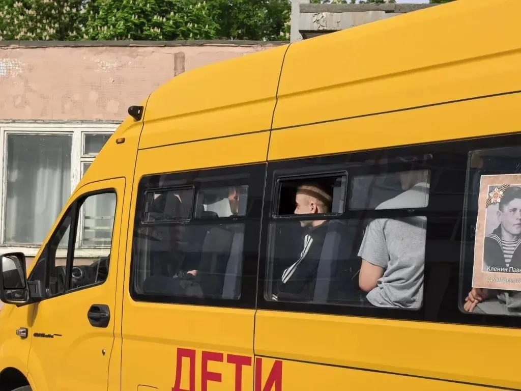 🇷🇺 Сегодня 11 учеников нашей школы отправились в военно-патриотический центр «Воин» в городе Губкин,